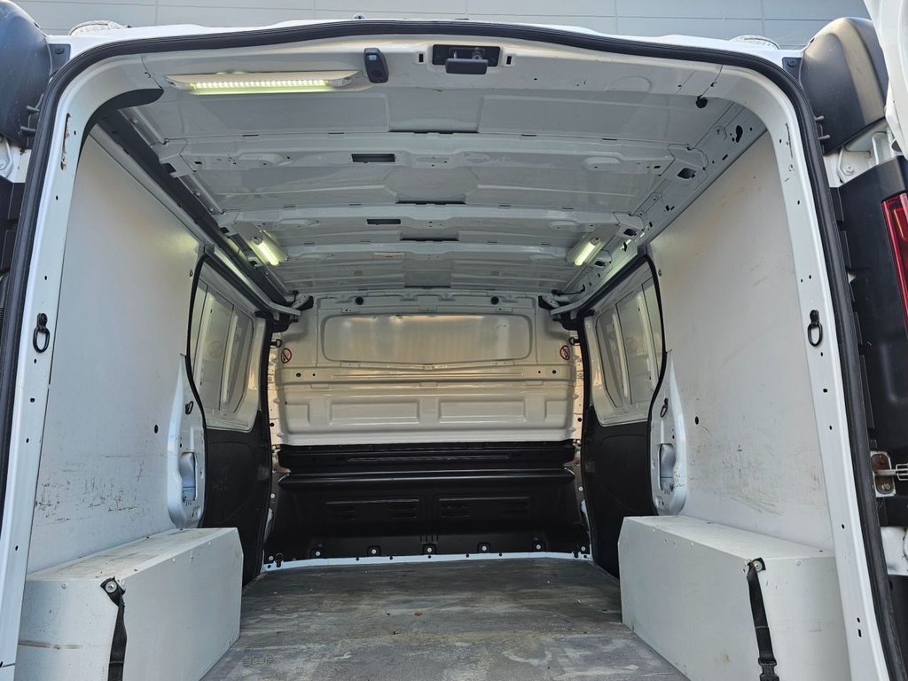 Used Vauxhall Vivaro 2015 for sale - 76665816: Photo 19