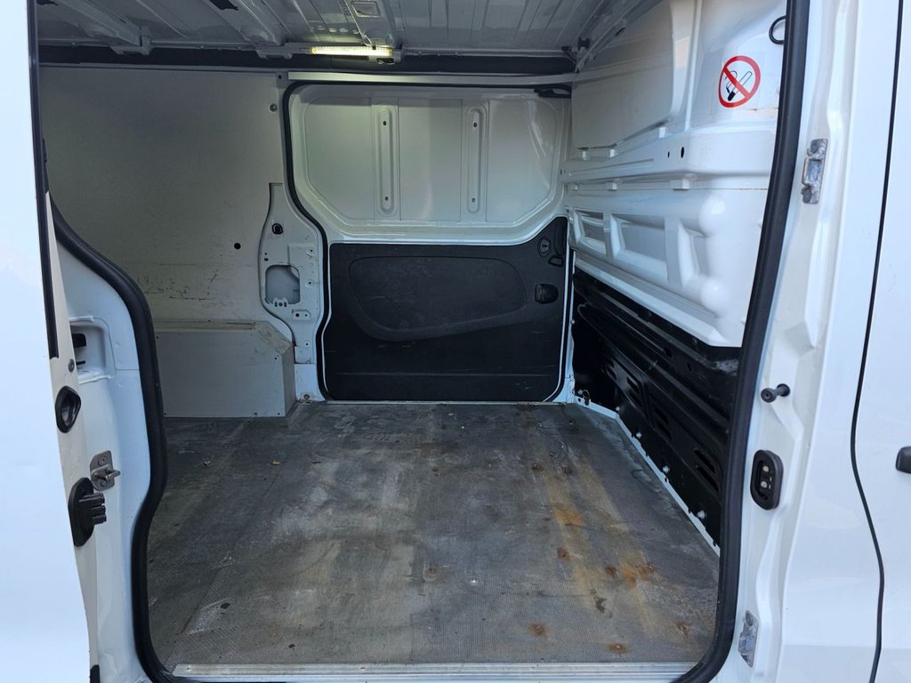 Used Vauxhall Vivaro 2015 for sale - 76665816: Photo 21