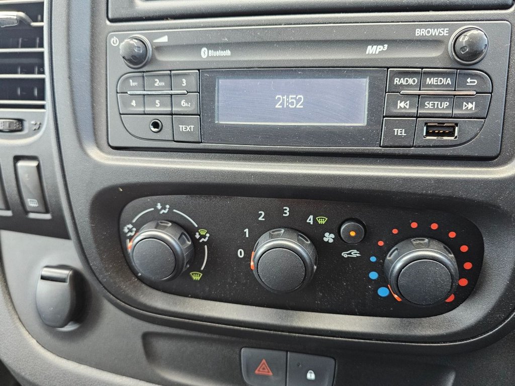 Used Vauxhall Vivaro 2015 for sale - 76665816: Photo 25