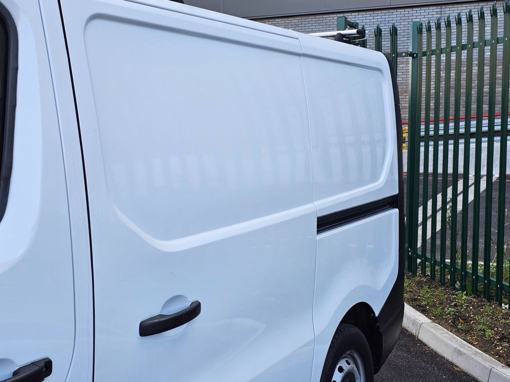 Used Vauxhall Vivaro 2015 for sale - 76665816: Photo 44