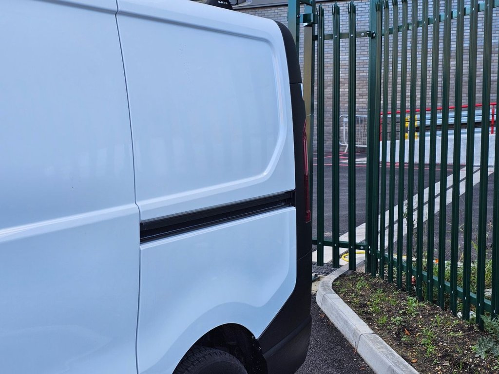 Used Vauxhall Vivaro 2015 for sale - 76665816: Photo 46