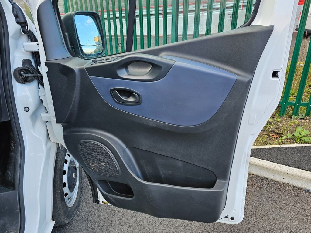 Used Vauxhall Vivaro 2015 for sale - 76665816: Photo 47