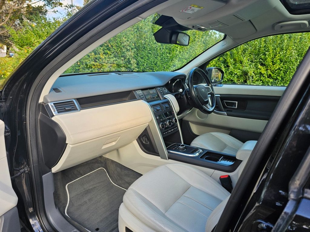 Used Land Rover Discovery Sport 2017 for sale - 76470303: Photo 13