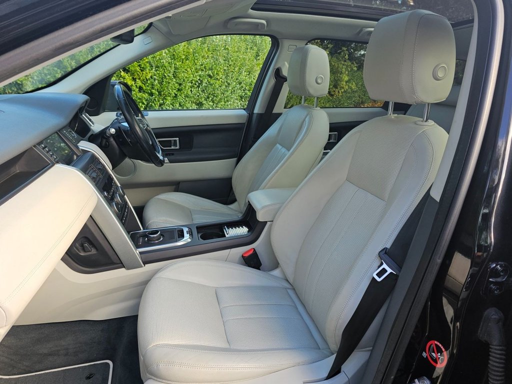 Used Land Rover Discovery Sport 2017 for sale - 76470303: Photo 14