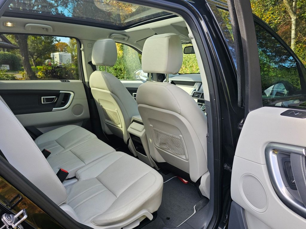 Used Land Rover Discovery Sport 2017 for sale - 76470303: Photo 15