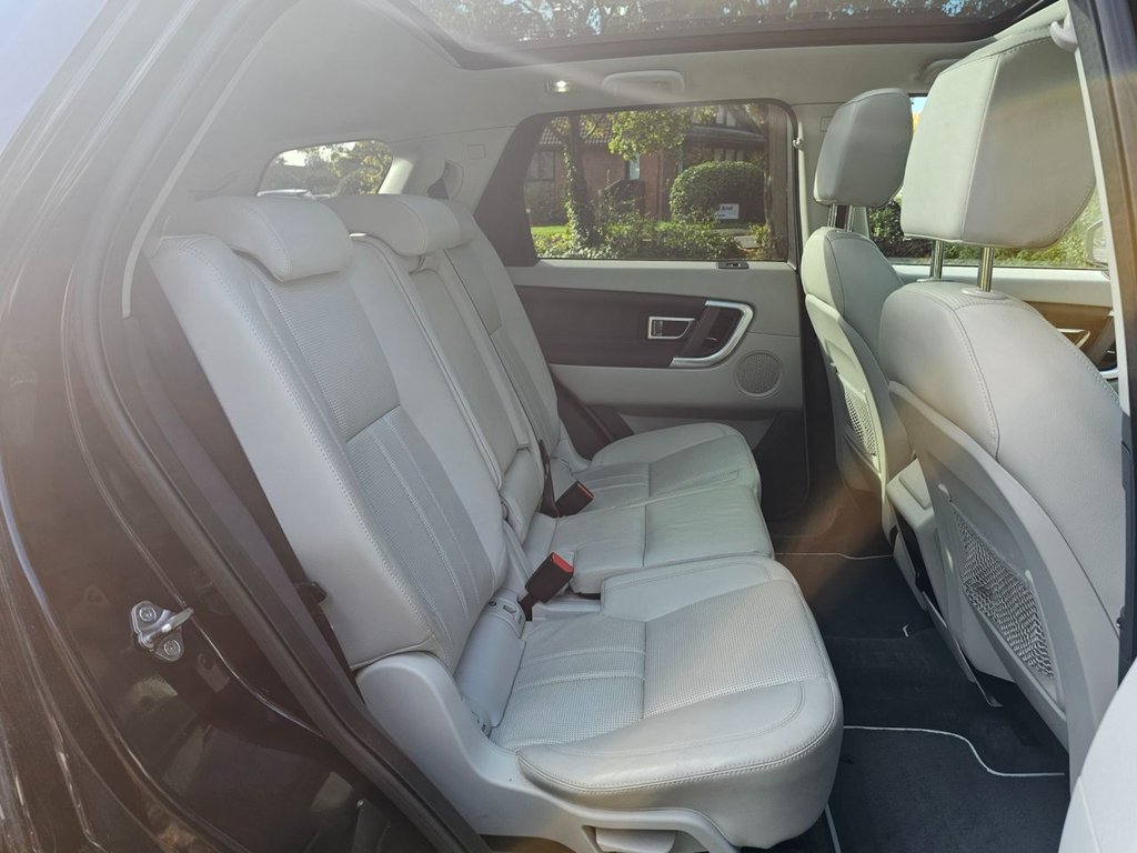 Used Land Rover Discovery Sport 2017 for sale - 76470303: Photo 16