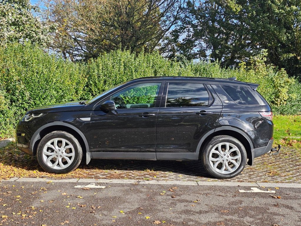 Used Land Rover Discovery Sport 2017 for sale - 76470303: Photo 7