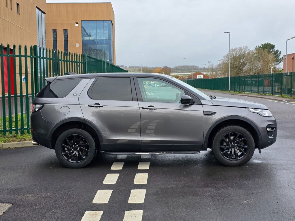 Used Land Rover Discovery Sport 2016 for sale - 77582971: Photo 2