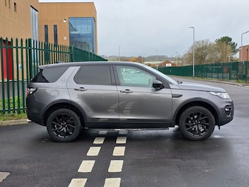 Used Land Rover Discovery Sport 2016 for sale - 77582971: Photo