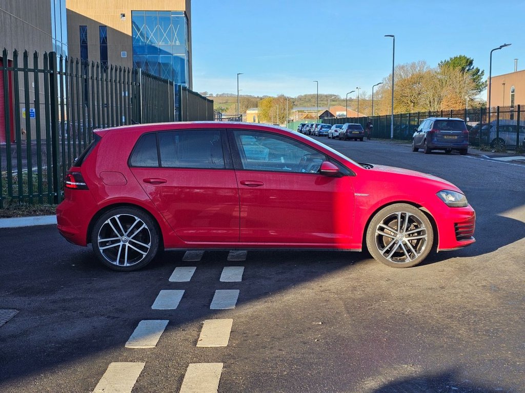 Used Volkswagen Golf 2015 for sale - 76655345: Photo 2