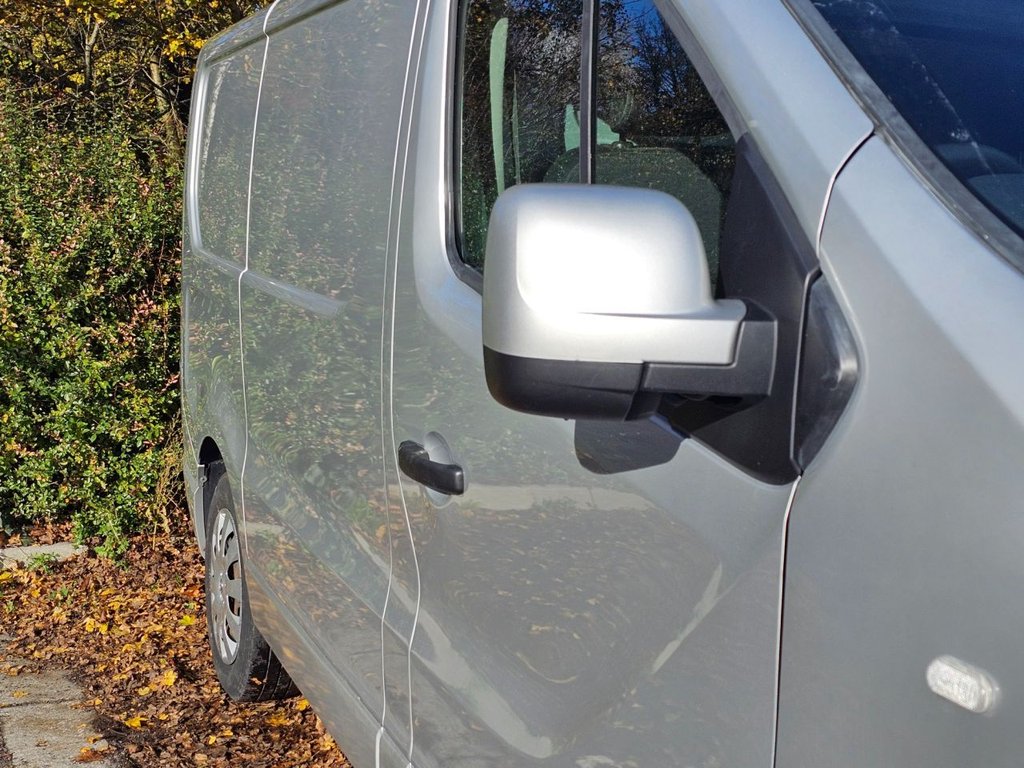 Used Vauxhall Vivaro 2017 for sale - 77966641: Photo 39