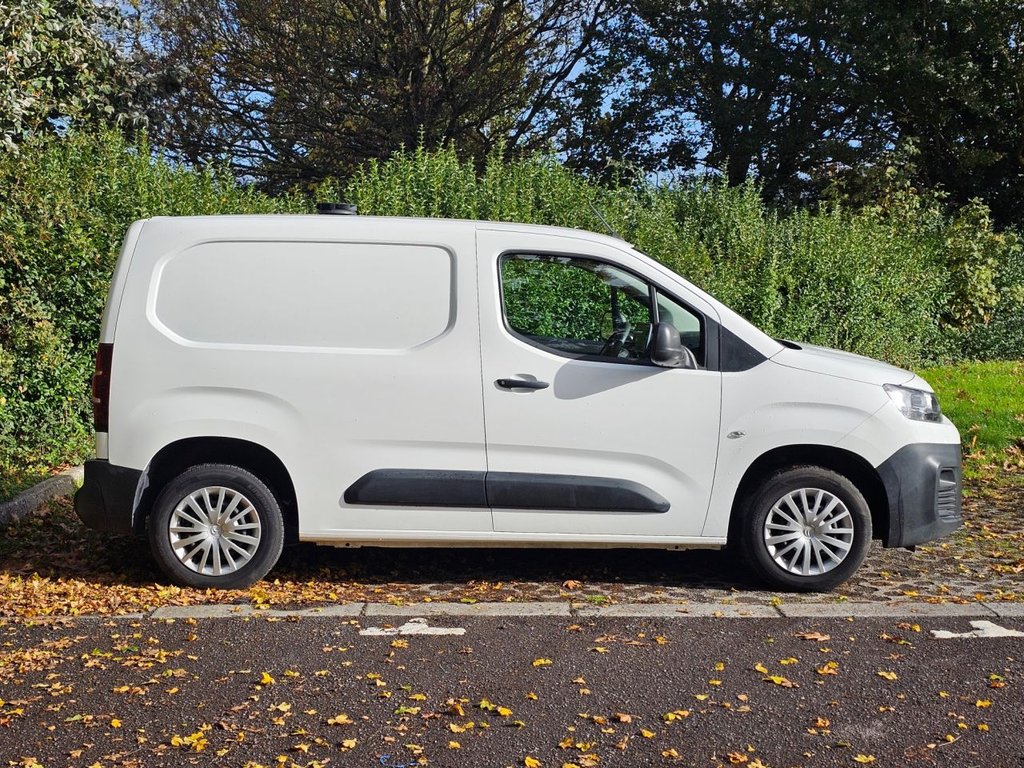 Used Citroen Berlingo 2020 for sale - 76469726: Photo 2