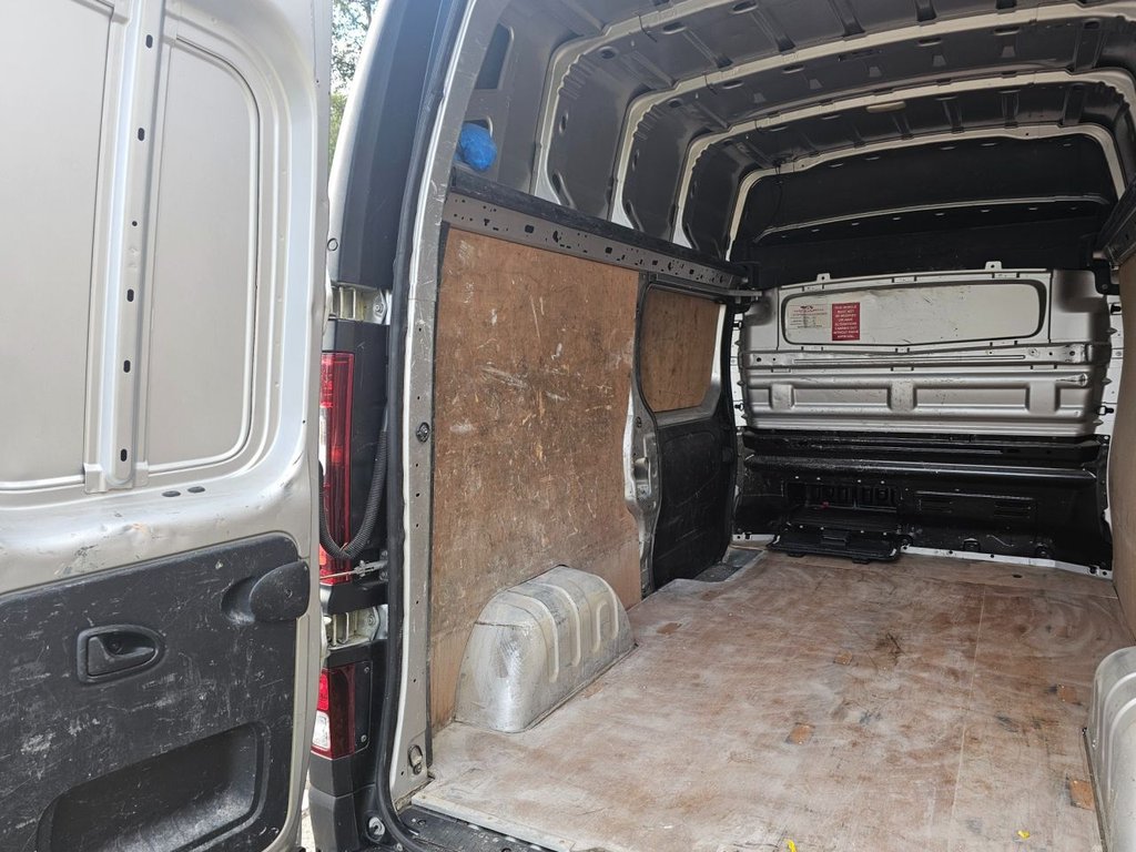 Used Vauxhall Vivaro 2018 for sale - 76470057: Photo 15