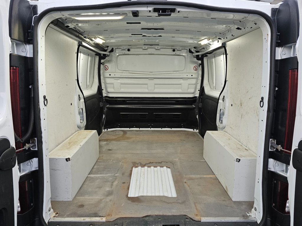 Used Vauxhall Vivaro 2016 for sale - 76665675: Photo 18