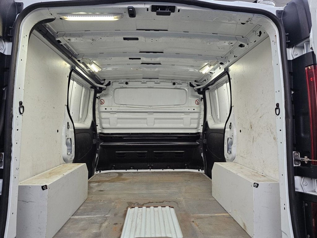 Used Vauxhall Vivaro 2016 for sale - 76665675: Photo 19