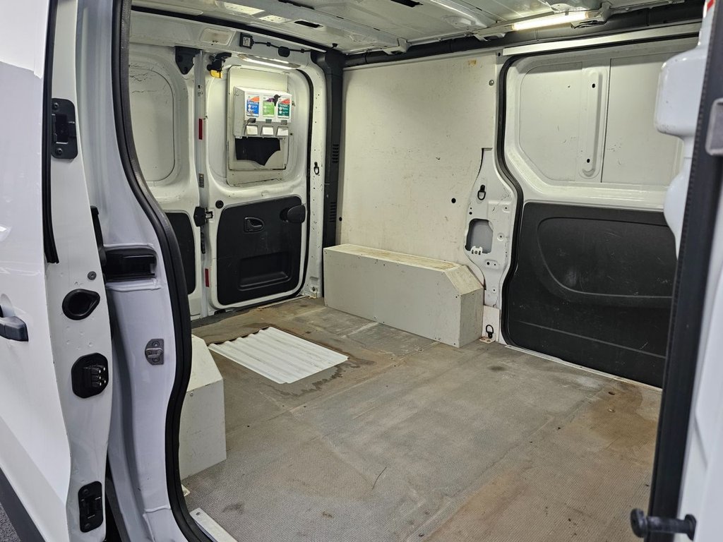 Used Vauxhall Vivaro 2016 for sale - 76665675: Photo 21