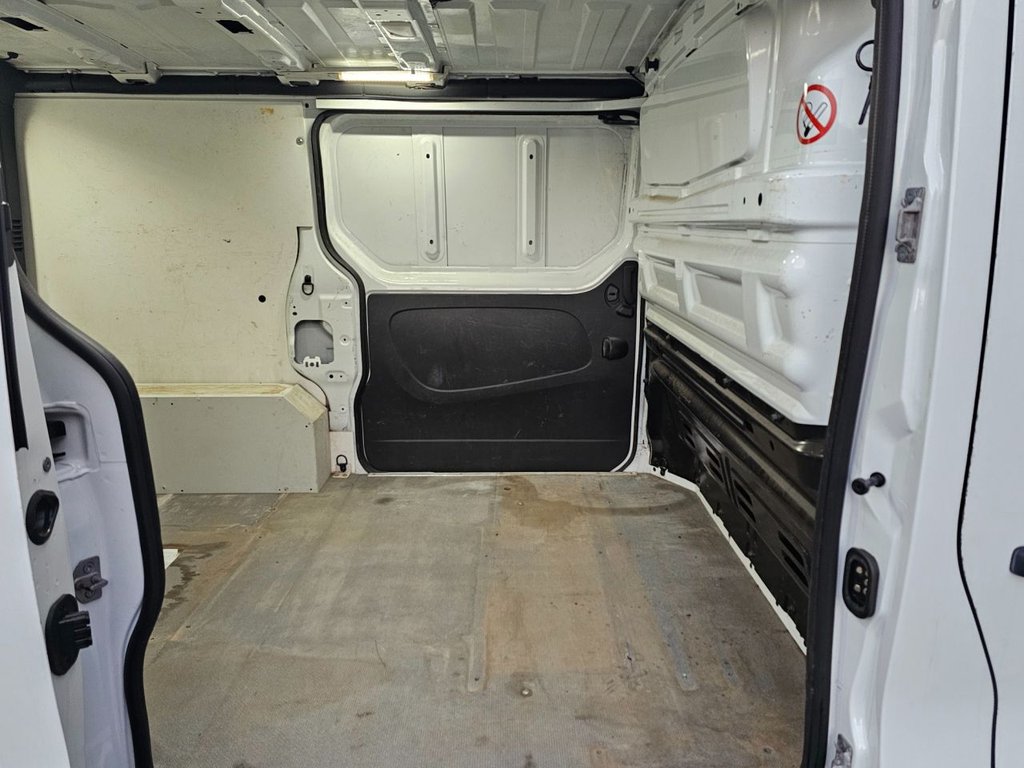 Used Vauxhall Vivaro 2016 for sale - 76665675: Photo 23