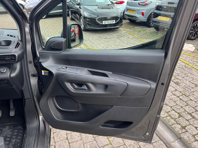 Used Vauxhall Combo Electric 2022 for sale - 76114609: Photo 23
