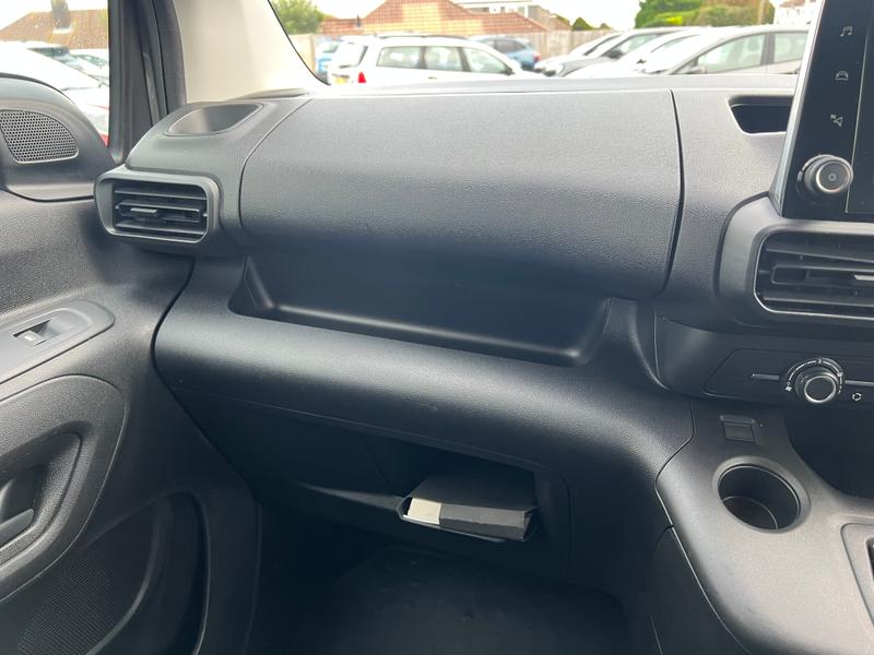 Used Vauxhall Combo Electric 2022 for sale - 76114609: Photo 31