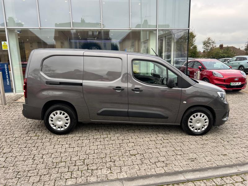 Used Vauxhall Combo Electric 2022 for sale - 76114609: Photo 5
