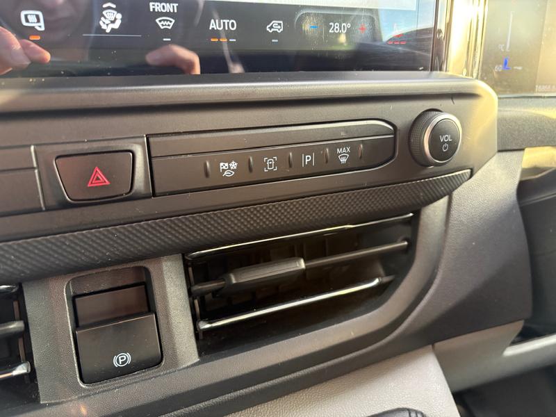 Used Ford Transit Custom 2024 for sale - 77901082: Photo 28