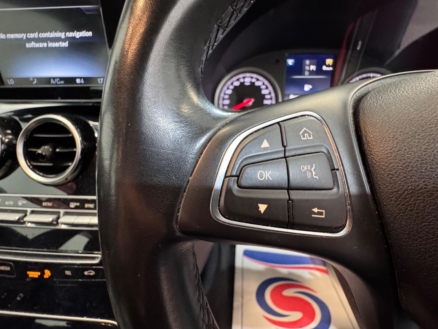 Used Mercedes-Benz C Class 2015 for sale - 76953120: Photo 16