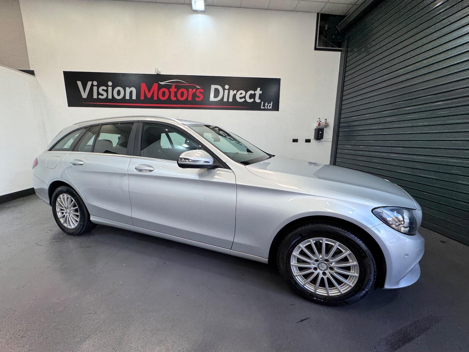 Used Mercedes-Benz C Class 2015 for sale - 76953120: Photo 3