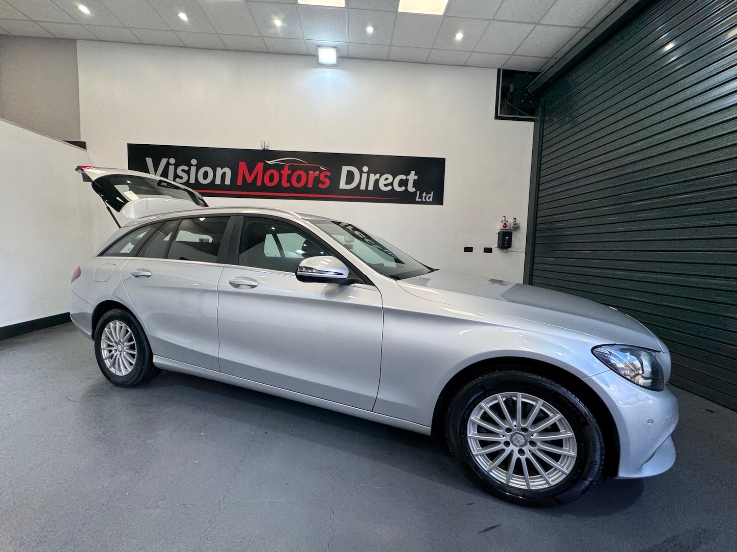 Used Mercedes-Benz C Class 2015 for sale - 76953120: Photo 4