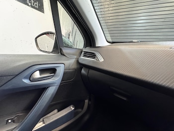 Used Peugeot 2008 2014 for sale - 76714836: Photo