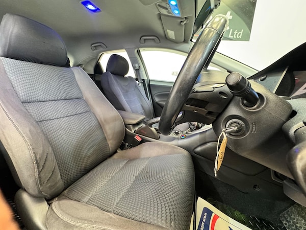 Used Honda Civic 2011 for sale - 76151637: Photo 15