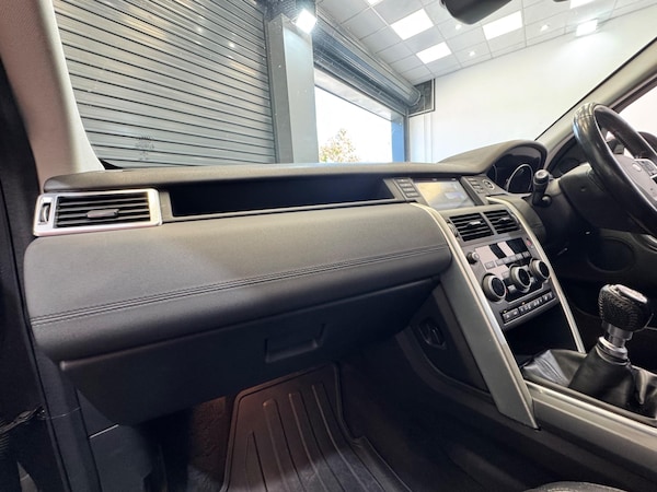 Used Land Rover Discovery Sport 2017 for sale - 75658488: Photo 31