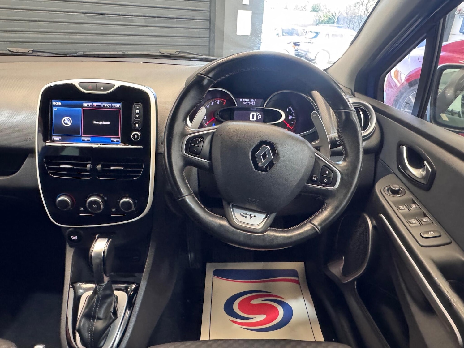 Used Renault Clio 2016 for sale - 76942509: Photo 10