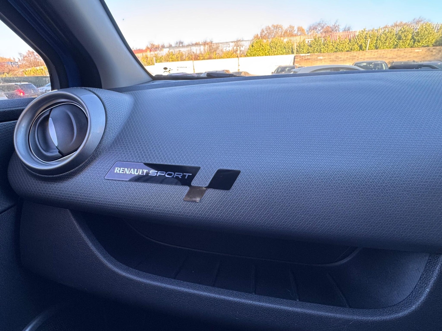 Used Renault Clio 2016 for sale - 76942509: Photo 12