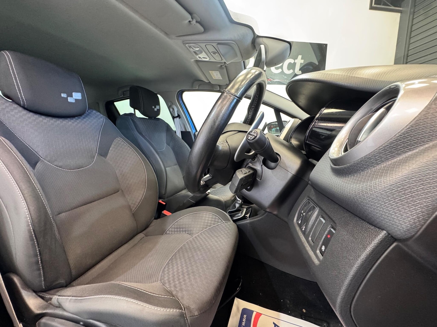 Used Renault Clio 2016 for sale - 76942509: Photo 14