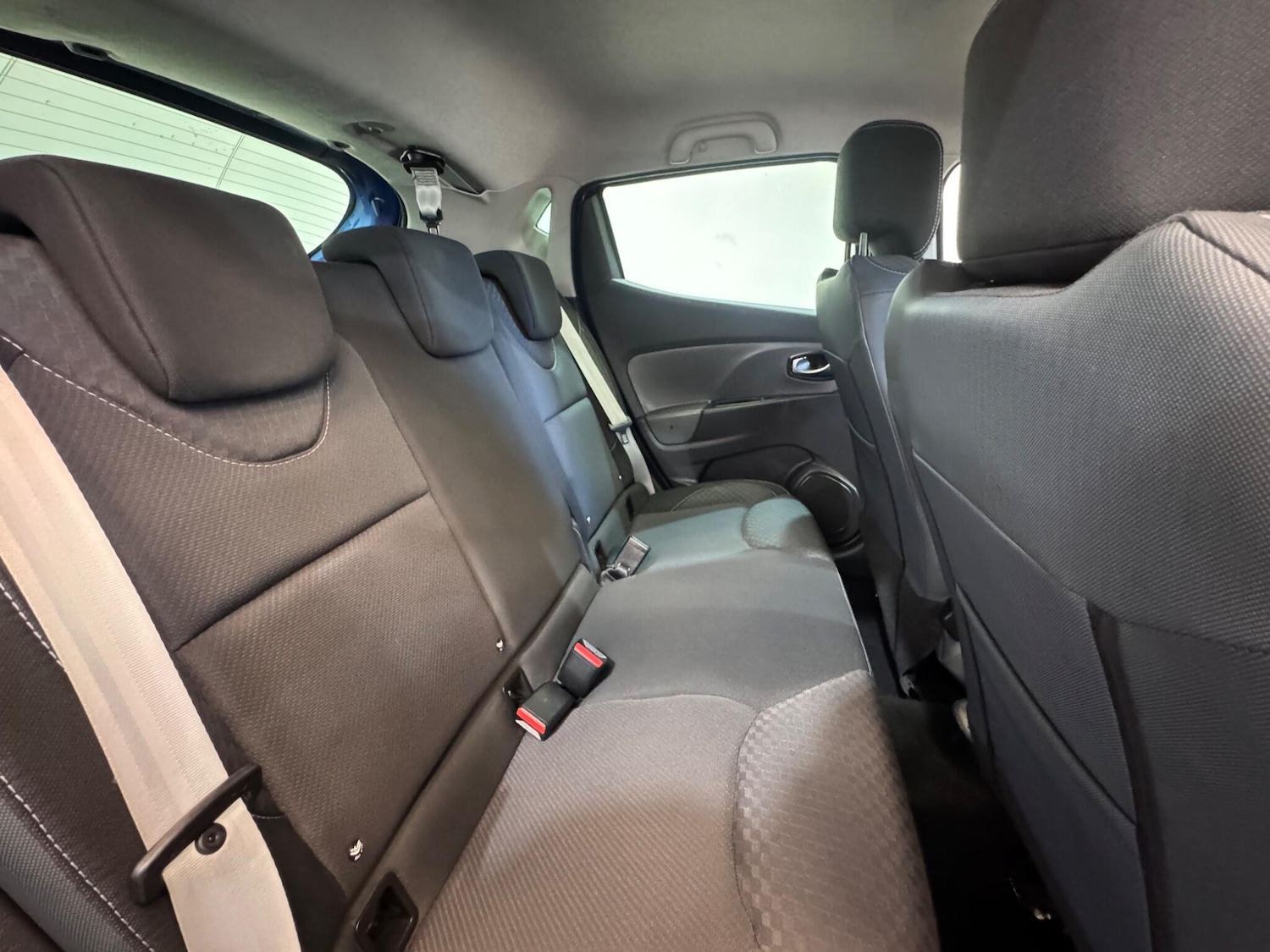 Used Renault Clio 2016 for sale - 76942509: Photo 16