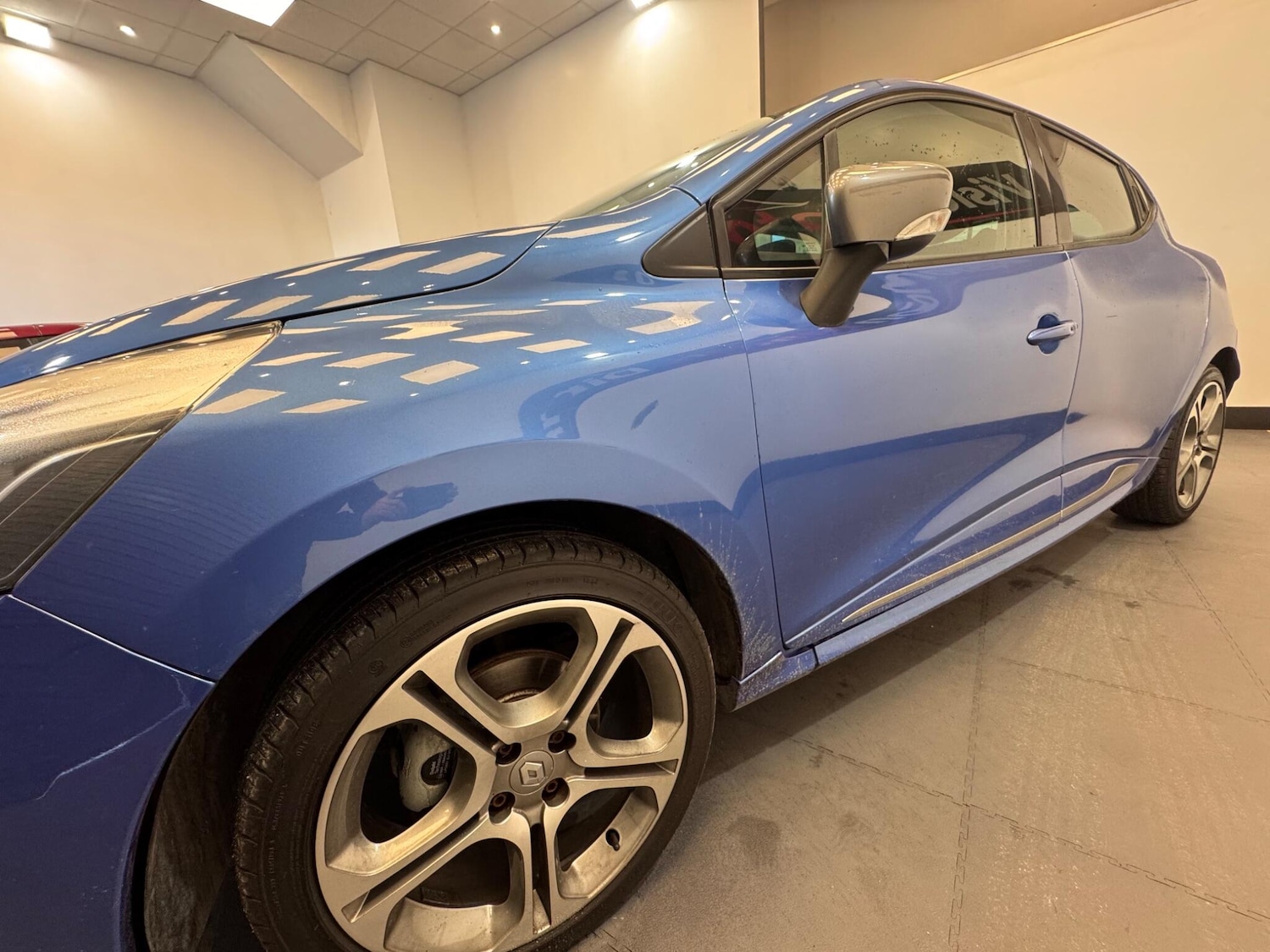 Used Renault Clio 2016 for sale - 76942509: Photo 2