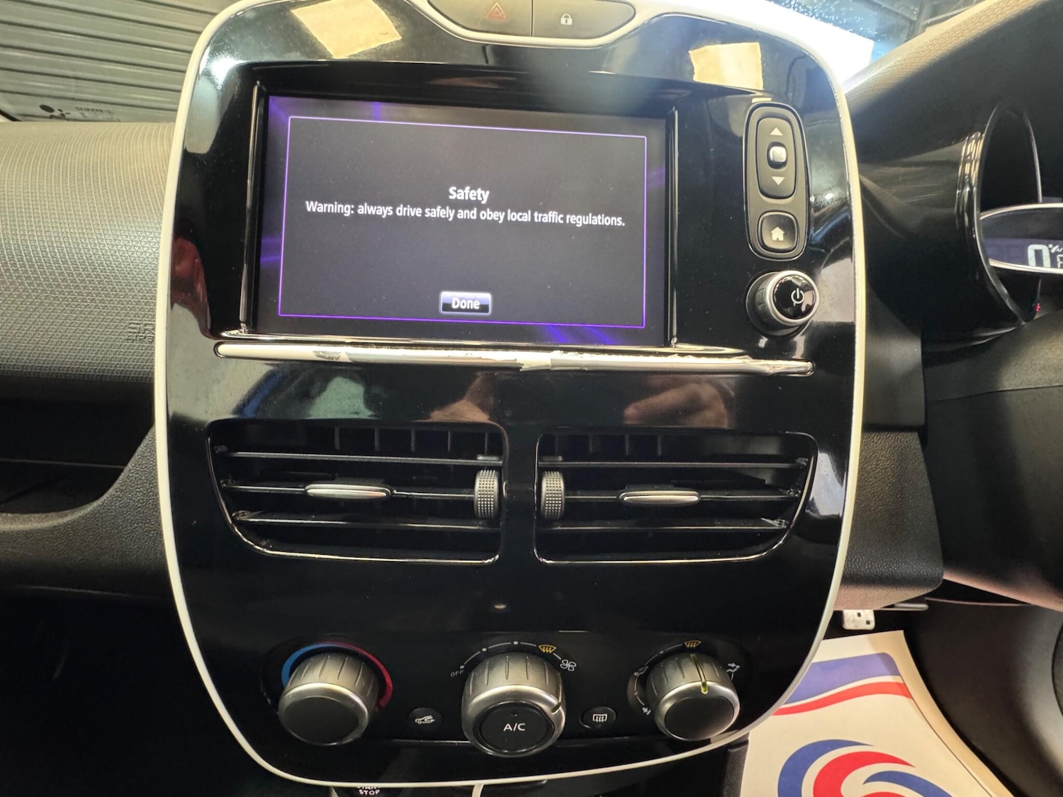 Used Renault Clio 2016 for sale - 76942509: Photo 26