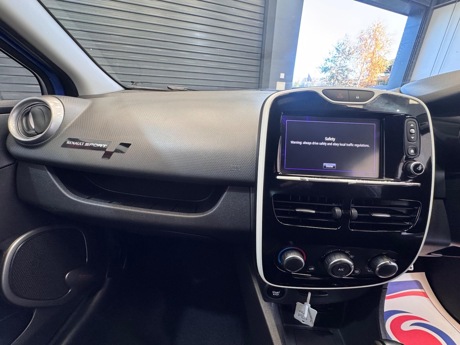 Used Renault Clio 2016 for sale - 76942509: Photo 8