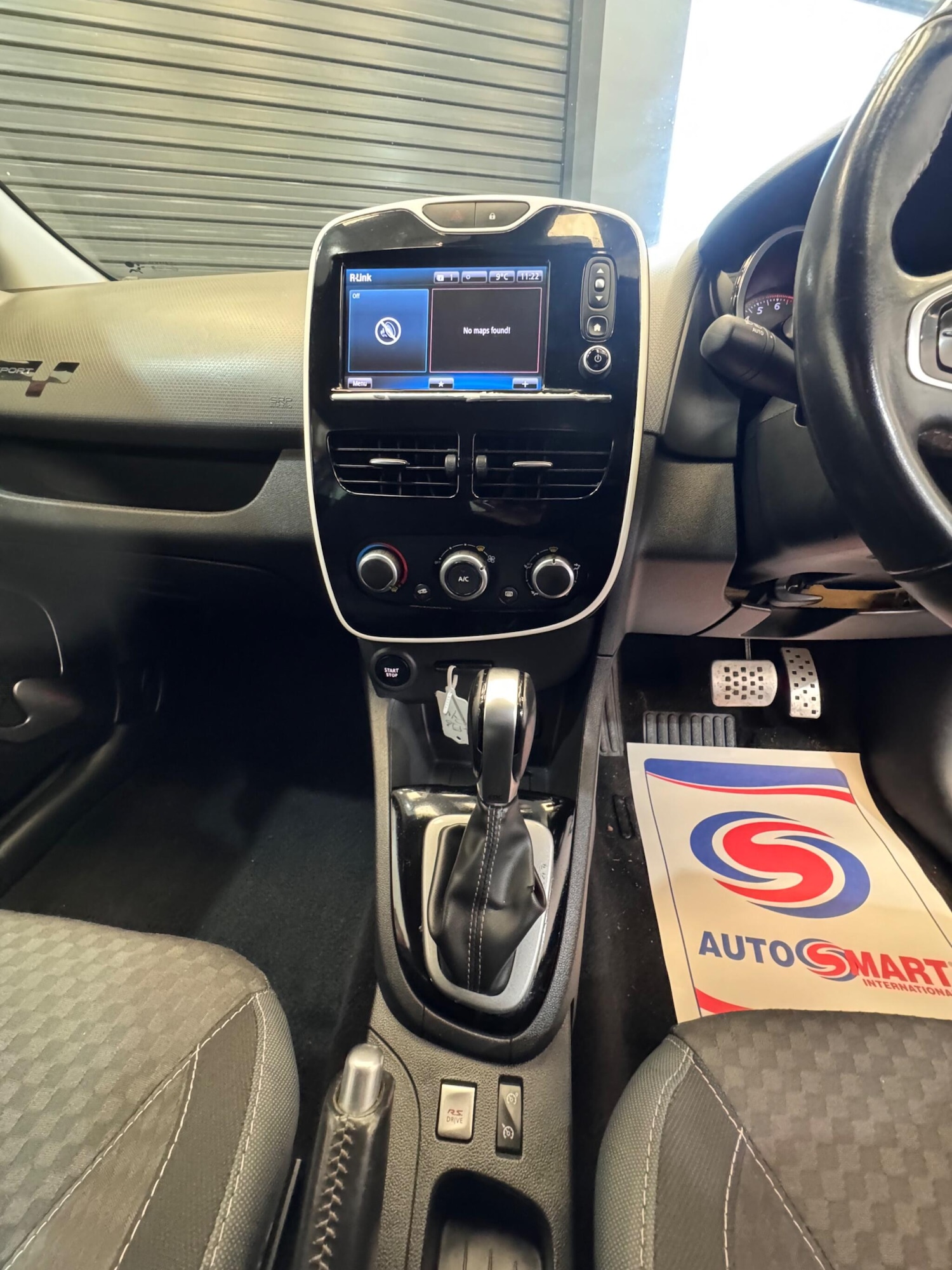 Used Renault Clio 2016 for sale - 76942509: Photo 9