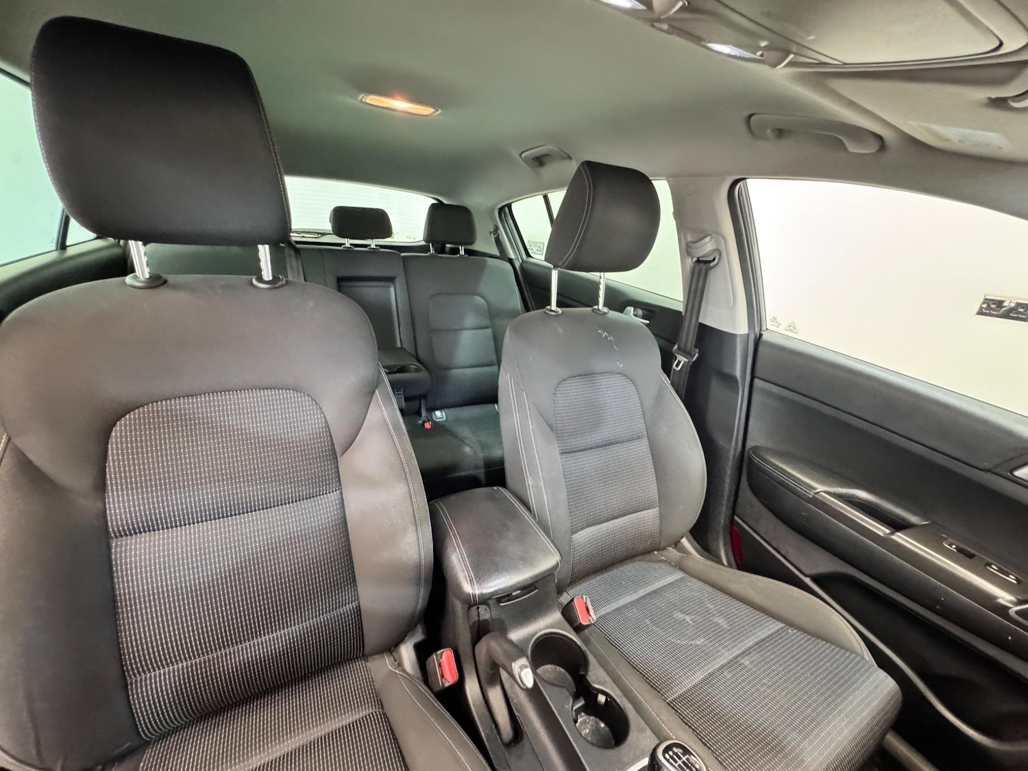 Used Kia Sportage 2016 for sale - 76735408: Photo 28