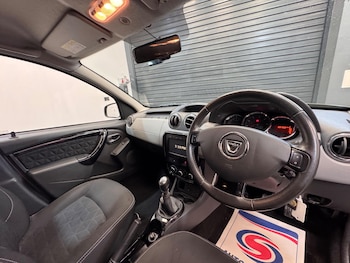 Used Dacia Duster 2015 for sale - 76714409: Photo