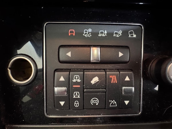 Used Land Rover Discovery 4 2015 for sale - 76246663: Photo 30
