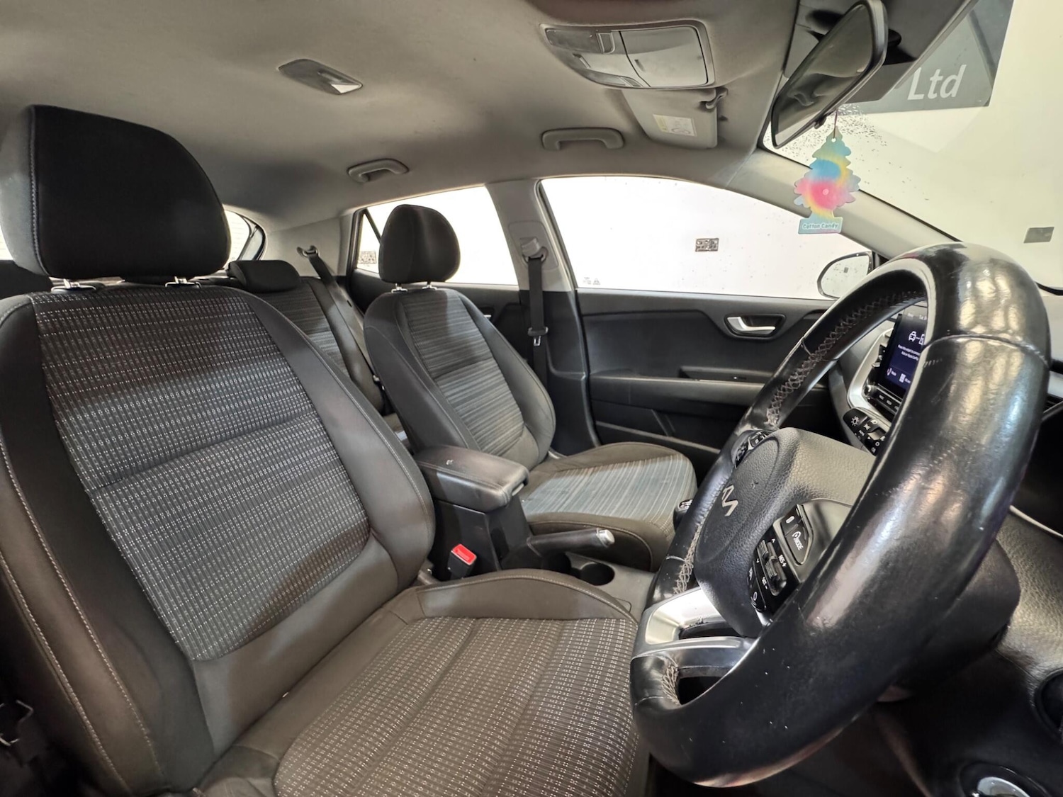 Used Kia Stonic 2021 for sale - 76337398: Photo 12