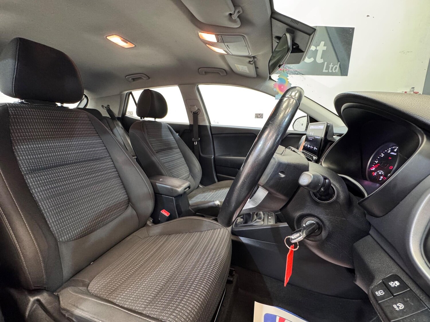 Used Kia Stonic 2021 for sale - 76337398: Photo 14