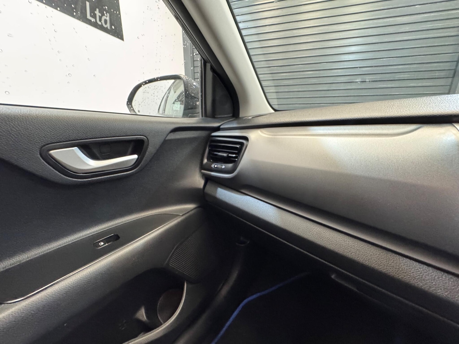 Used Kia Stonic 2021 for sale - 76337398: Photo 19