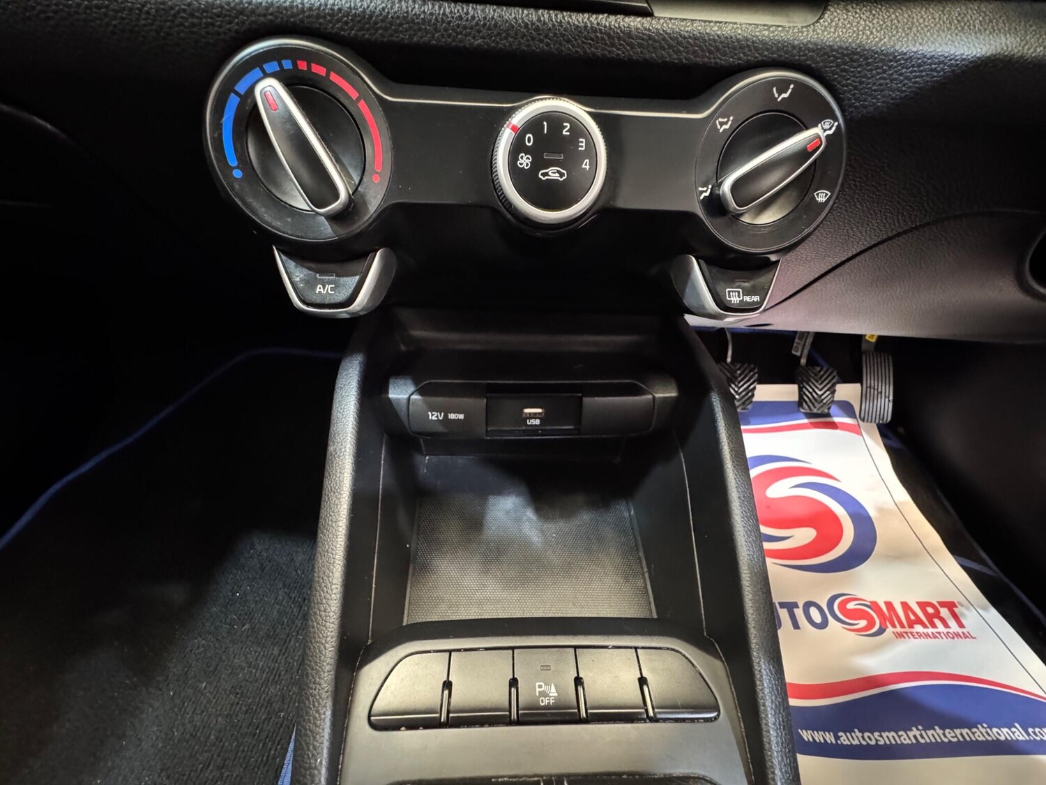 Used Kia Stonic 2021 for sale - 76337398: Photo 25