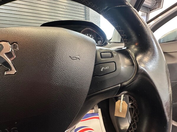 Used Peugeot 2008 2016 for sale - 74848258: Photo 15