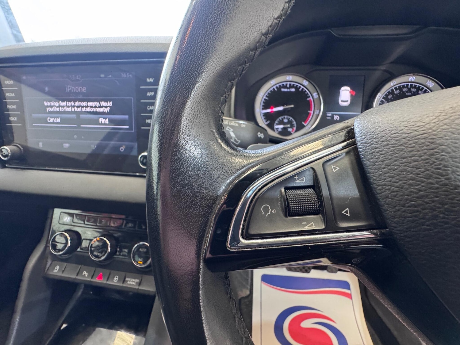 Used Skoda Karoq for sale - 77242852: Photo 17