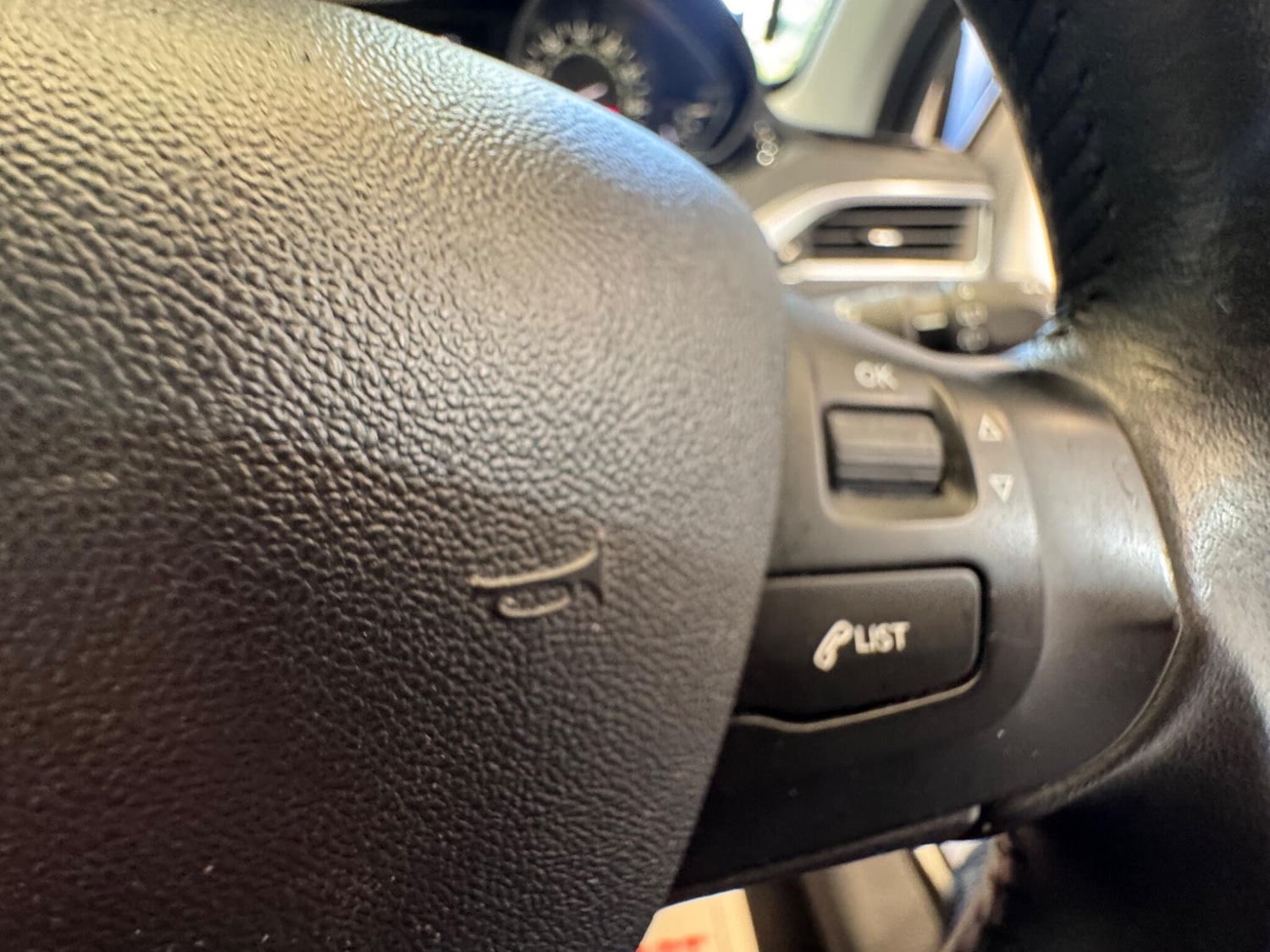 Used Peugeot 2008 2018 for sale - 76735261: Photo 16