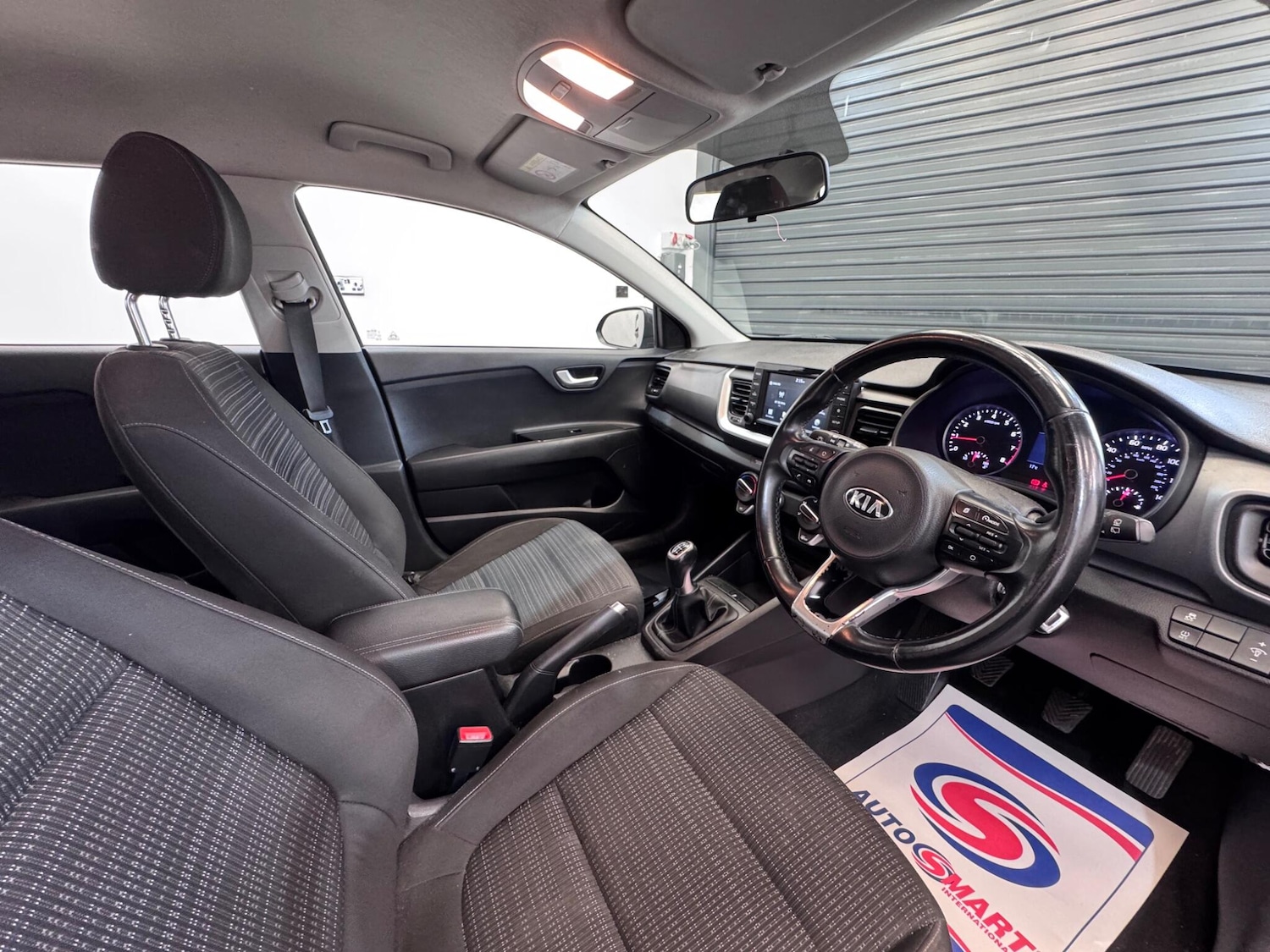 Used Kia Stonic 2017 for sale - 76715290: Photo 15